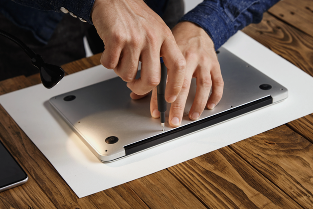 MacBook repair Dubai service for professional MacBook screen, battery and keyboard repair